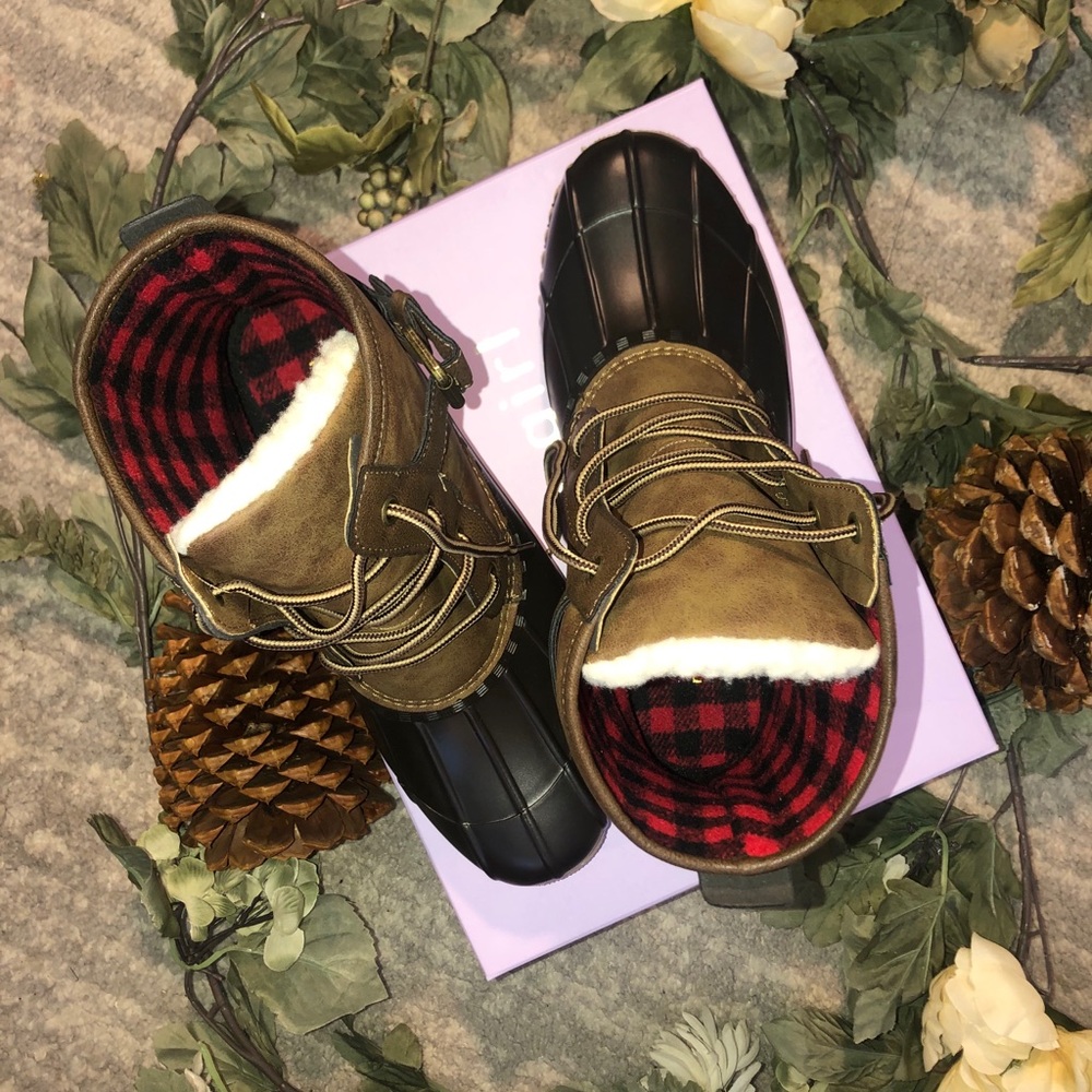 Madden girl duck boots